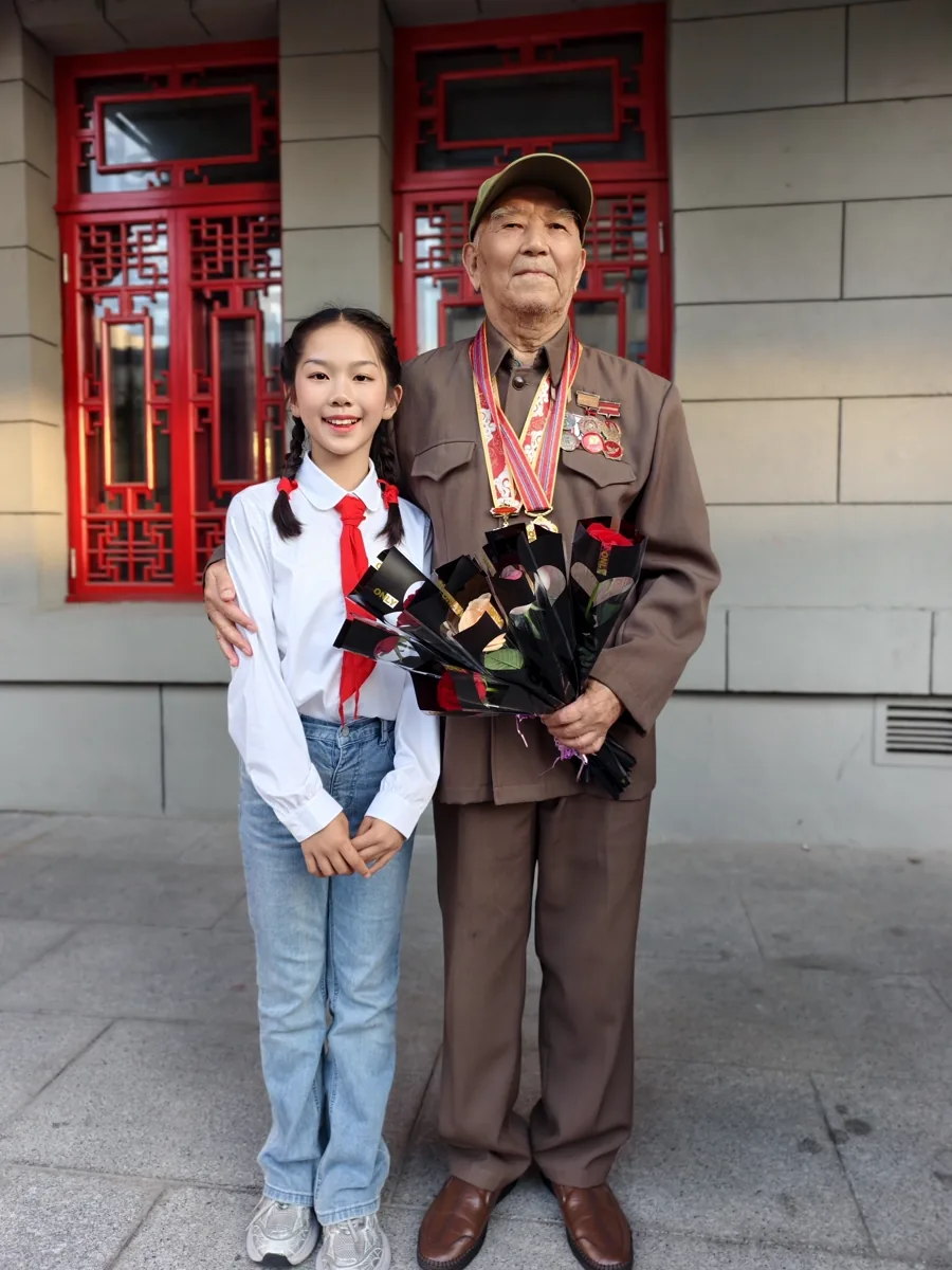 扈婧瑶与老战士